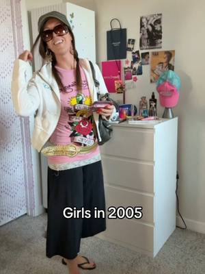 For when you wanted to look kind of like a pirate with the world’s longest torso #2000sfashion #nostalgia #millennials 