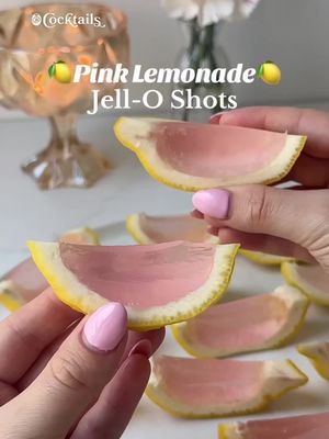 Adding a pop of color to your party. 🩷✨ -4-5 lemons, sliced in half & flesh removed -1 cup pink lemonade -2 packages gelatin -1/2 cup vodka -1/2 cup water -pink edible glitter #pinklemonadejelloshots #pinklemonade #jelloshots #Summer #lemons