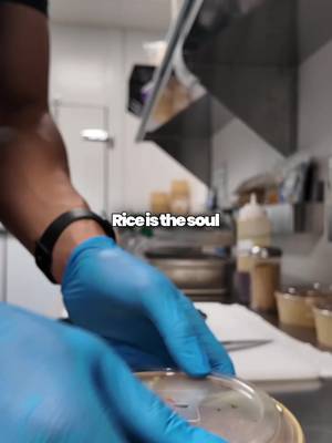 Toppings come and go, but the rice anchors the whole experience. It carries the weight of every flavor, absorbs every sauce, and brings balance to the entire bowl. We treat every single grain with the respect it deserves because true quality starts from the bottom up. Comment below: What’s your absolute favorite topping to pair with hot rice? 💬 #bowlsofrice #riceprep #rice #soul 