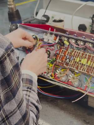 Who needs ASMR when you could watch the handwiring team work their magic all day?! Which process of the factory would you want to see next? #marshallamps