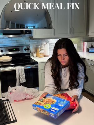 #ad Sometimes a busy girl just needs a quick & easy comfort meal, you know? And I found one that I actually feel good about eating! @evolfoods just launched their protein bowls at @target, and I love them! They have up to 40g of quality protein and don’t have artificial ingredients or preservatives.  I linked some yummy flavors in my latest LTK post for you to easily shop! 🥩🥦 https://goto.target.com/c/116548/81938/2092?u=https%3A%2F%2Fwww.target.com%2Fc%2Fevol%2F-%2FN-labmc%3Ftype%3Dproducts&subId1=a4ee7a76-9fd2-11f1-9837-2a5589ae81df #targetpartner #highprotein 