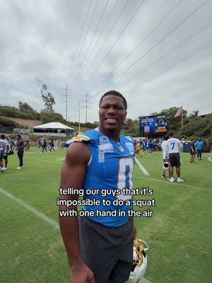 wait till the end 🤣 #squatchallenge #prank #funny #chargers #nfl 