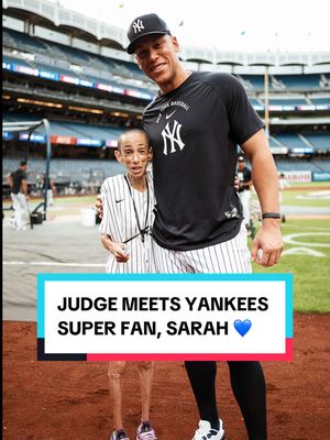 What it's all about 💙 Aaron Judge had the opportunity to meet Yankees Superfan Sarah before tonight's game! #yankees #MLB #battingpractice #baseball 
