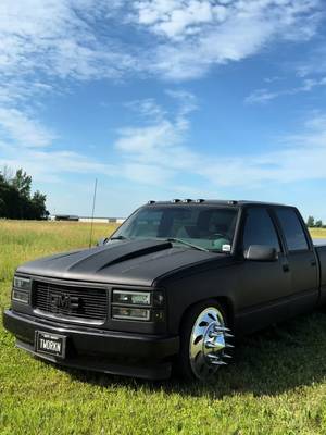 Tworkn is looking good! 🙌 #slammed #dually #wrapping #obs #trucksoftiktok 