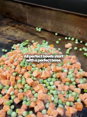 Lessons from the kitchen: high-quality toppings mean nothing if the rice underneath is dry or mushy.  Getting the texture right every single batch is where the meal actually begins. Comment below: What matters more to you—a perfect rice base or top-tier toppings? 💬 #bowlsofrice #lessons #ricebase #topping