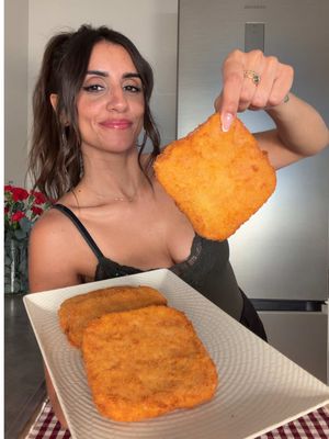 San Jacobos 🧀 🗒️ INGREDIENTES: -Jamón cocido -Queso -Pan rallado -Harina de trigo -Huevos #recetascaseras #recetasfaciles #cocinaespañola #queso 