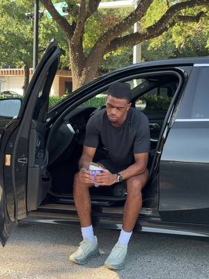 Trying to keep the day simple so the goals feel easier to hit. Been leaning on @Welch's Real PB&J's for that lately. #WelchsPartner