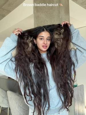 Hair health starts from within too 🥚🥑🥬✨ * Eggs → protein + biotin * Salmon → protein + omega-3s * Greek yogurt → protein + B vitamins * Spinach → iron + folate * Berries → vitamin C + antioxidants * Sweet potatoes → beta-carotene (vitamin A) * Nuts & seeds → vitamin E, zinc + healthy fats * Lentils → plant protein + iron * Avocado → healthy fats + vitamin E * Bell peppers → vitamin C, which also helps your body absorb iron No single food magically grows hair — a balanced, varied diet helps support normal, healthy hair growth 🤍 #haircut #hairgrowth #longhair 