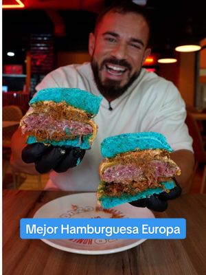 publi- por tiempo limitado la Mejor Hamburguesa de Europa en Madrid, Sevilla, Málaga, Cádiz y Jerez: es la Diamante de Azul de Nolitos que está disponible en todos los locales de Street Food Burger. Una Carne de las que molan (medallón > smash), Bacon en mermelada y salsa, Emmy y más. Poco hecha está más rica, aprovechad que estas cosas no se repiten más veces 🥇