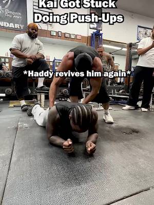 Kai got stuck doing push ups at Diamond Gym #gym #motivation 