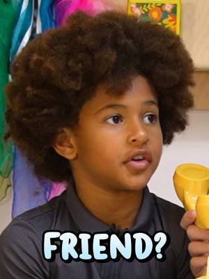 Drop the best way to make a new friend in the comments below 👇👇 @Kleenex®️ Brand #KleenexPartner