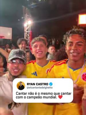 SIMPLESMENTE LAMINE YAMAL! 😎🎤 De férias em Medellín, o camisa 19 da Espanha soltou a voz ao som da música 'EL RITMO QUE NOS UNE', do cantor Ryan Castro, que virou um hino da seleção colombiana e tem até participação dos jogadores da Colômbia na canção! 🇨🇴 via Ryan Castro/TikTok #FutebolNaESPN #LamineYamal