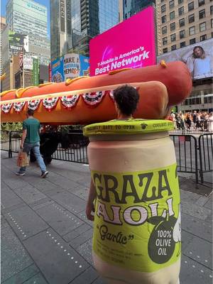 Spidey sense??? We've got an inner glizzy guide 🌭 #mayo #oliveoil #graza #grazaoliveoil #spiderman 