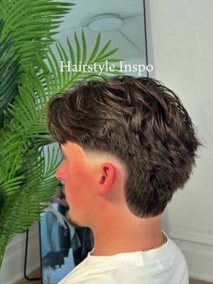 Show your barber and tell them⬇️ Mini burst lightly around ear (down to skin) Rounded back (3 guard at bottom blended up) Front cut just past eyebrows (styled middle part) Feather razor to lighten and texturize #middlepart #menshair #inspo