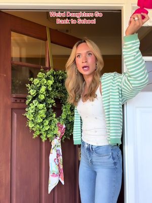 Taffeta Chiffon is headed back to skew! Somebody please ask Mrs. Sunderland to make Esmerelda the class pet.  #backtoschool #southernmom #womenincomedy #comedian #weirddaughter