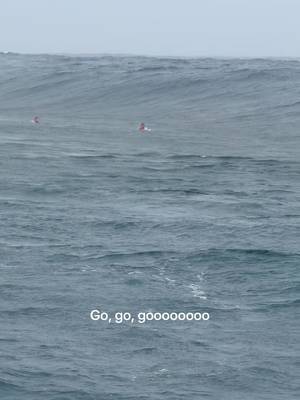 Going down in Tahiti right now 😳 @Eimeo 