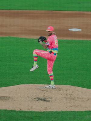 Former MLB pitcher Shane Greene threw in tonight’s Cosmic Baseball game🤯 @Shane Greene  #cosmicbaseball #MLB #milb #baseballboys #travelball 