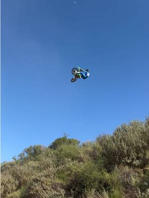 @Axell Hodges airlines ✈️  #monsterenergy #moto #fmx 