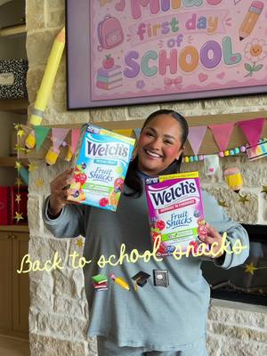 Getting everything ready for the first day of school means making sure the lunchbox is stocked with Mila’s favorites and that of course is  @Welch’s Fruit Snacks 📚✏️📓💗🚌  #WelchsFruitSnacksPartner #backtoschool