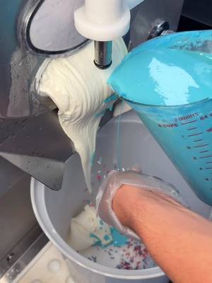 A flavor this good deserves a celebration 🎂🍦Take a peek #BehindTheScoop at our Birthday Cake flavor. Cake batter ice cream, blue buttercream swirls, and rainbow sprinkles come together for a scoop that brings the joy of birthday cake in every bite. #handelsicecream #handels #icecream #bts 