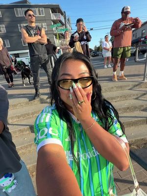 salsa and bachata at alki beach seattle is so cute!! what an amazing way to enjoy Seattle summers 🥹 someone teach me lol #seattle #salsa #seattletiktok #bachata #teenathach 