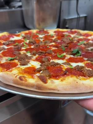 Just enjoying the heat 🔥🍕 #nypizza #sbarro #limitedtime #spicy 