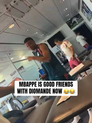 Yan Diomande seems to have made some friends in the Real Madrid locker room, starting with Kylian Mbappé. 🤣🇨🇮🇫🇷 #Mbappe #YanDiomande #Funny #RealMadrid #football 