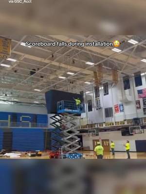O’Fallon’s (IL) new gym scoreboard falls during installation😳 (via @GSV_Acct) #basketball #collegebaseketball #rivals #highschoolbasketball 