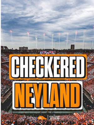 If you haven’t experienced checkered Neyland singing Rocky Top you’re missing out🎵🧡 One of the best atmospheres in all of CFB💪🔥 (🎥: Kerry Williams) • • • • #GBO #GBO🍊 #Vols #GoVols #VFL @The College Sports Company @The Volunteer Club 