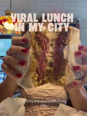 Hopping on the lunch in my city trend for New York City 😉 I got a video from @SophiaSnacksNYC 💛 this was such a good rec 😝 as always watch til the end for my honest thoughts 😚 #lunchinmycity #nyclunch #nyclunchspots #ediths #sandwhich 