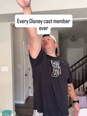 Filling lines is a science tbh.. #disney #disneyworld #disneyparks #themepark #rollercoaster 