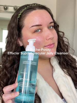 Oily skin 🤝 Effaclar Supramolecular Jelly Cleanser. A refreshing jelly that transforms into a rich foam to remove shine and reduce the appearance of pores. Time to upgrade your routine! #LaRochePosayUSA #OilySkinRoutine #SalicylicAcid #Niacinamide