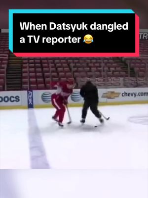 That time Pavel Datsyuk went one-on-one with reporter Trevor Thompson 😂 (via @FanDuel Sports Network)  #NHL #Hockey #RedWings