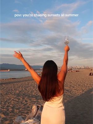 Sunsets look better in @D Y N A M I T E  🌅 #dynamiteambassador #dynamitestylecollective #summerwhites #canadiansummer #vancouversummer
