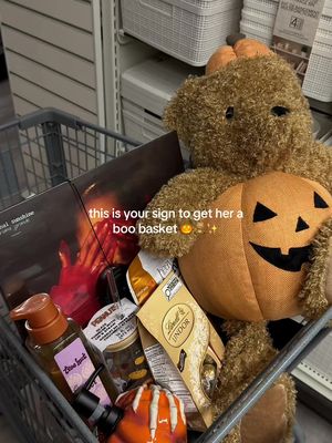 tis the season… 🍂✨🧸 #boobasket #halloween #fall #girlfriend @winners 