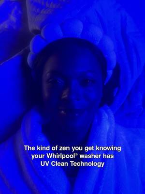 Blue light therapy, now for your laundry. A bright blue light signals ultraviolet rays are reducing bacteria in the wash so you can stay cool, calm, and collected knowing your clothes are clean. 