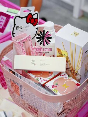 📍KO'LLECTION OUTLET 🩷315 5th Ave Ste#1, New York, NY 10016 OKAY NYC BESTIES — LISTEN UP!!! 🗣️💥 This K-beauty outlet in the heart of Koreatown is an absolute DREAM 😍 We're talking COSRX, Anua, Medicube, TIRTIR, Mixsoon, Biodance, Centella — literally ALL the viral brands you see all over your FYP — and guess what??? MOSTLY UNDER $20!!! 💸 Skincare, makeup, sheet masks, accessories... the selection is actually INSANE 🛍️ And some products start at literally $1 — no, just $0.8! like, make it MAKE SENSE 😭 You already know I came to STOCK UP 👀🧴 This is my sign to come back every single week because my skincare routine is about to be on another LEVEL ✨ #KOLLECTIONOUTLET #KBeauty #NYCFinds #Koreatown 