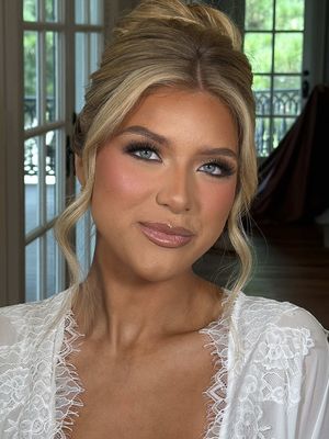 SHES SO CUTE I WANNA PUT HER IN MY POCKET!!!! SOOO STUNNING!! HER FINAL LOOK😍😍😍😍 MAKEUP BREAKDOWN✨💌 brows- @Maybelline NY (brow lock) eye concealer- @Too Faced (born this way)  eyeshadow- @Patrick Ta Beauty (artistry palette- medium/deep) shimmer eyeshadow- Patrick ta beauty (still at the club)  lashes- @ArdellBeauty 421 (custom lashes added on top)  liner- @makeupforever black pencil liner prep- @medicube global pads  @d'Alba Piedmont (first spray serum)  @byoma (milky toner)  @dieux (instant angel lipid rich moisturizer)  @Point of View Beauty (glaze it) foundation- @Armani beauty (luminous silk foundation)  contour- @LYS Beauty (harmony)  cream blush- Patrick ta (just enough)  concealer- too faced (born this way) loose powder- @Huda Beauty easy bake (cupcake)  pressed powder- @Charlotte Tilbury  bronzer- @Fenty Beauty Carmel cutie  blush- Patrick ta she goes to the gym highlight- @Diorbeauty / @Haus Labs  setting spray- @ONE SIZE BEAUTY powder melt  @loréal paris usa 3 sec setting spray lip liner- @MakeUpForEverUSA (wherever walnut) @Makeup By Mario (Travis) lip stick- makeup by Mario (midtown)  lip gloss- Fenty (sweet mouth)  @Lauren Elizabeth  #makeup #beauty #bride #bridalmakeup #wedding 