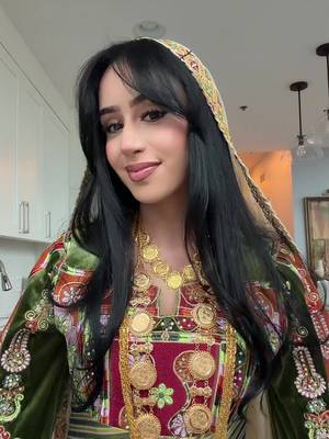A moment for my Palestinian heritage🫒🕊️  #thobe #transition #chicago 