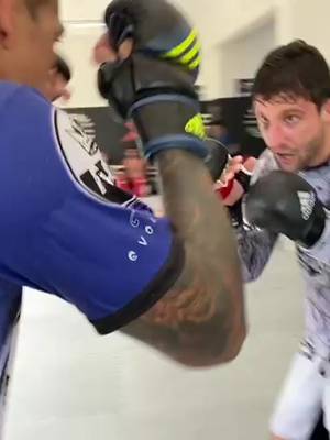 Isso e chute boxe 🥊 🔫💣