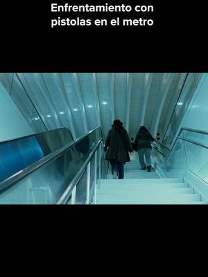Lo más increíble no son los disparos… es que nadie alrededor parece darse cuenta 👀 #JohnWick #KeanuReeves #Common