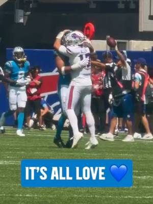 Just some friendly competition 🤝 📺: WSOC 📻: @997TheFox  📲: In-market in the Panthers app #carolinapanthers #buffalobills #nfl #Preseason  