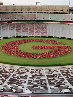 The Class of 2030 looks spectacular from here ❤️🖤