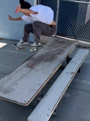 Ollie over the table 🚀🛹#skate #clips #foryoupage #Skateboarding #asmr 