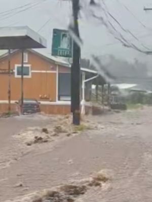 BREAKING: Two major weather events are slamming the country — Hurricane Lala is pounding Hawaii with torrential rain and dangerous winds after narrowly missing a direct landfall. The storm is far from finished, and at least one person has been killed. Meanwhile, historic flooding in Indiana has killed at least five people, prompting President Trump to approve an emergency declaration for the state. Katie Byrne has the latest.| @foxweather