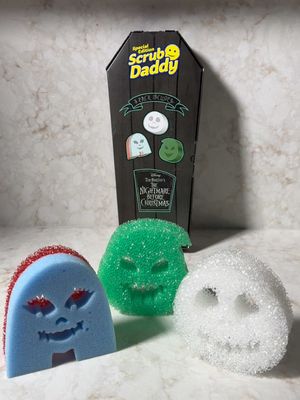 What’s this? What’s this? Disney Tim Burton’s The Nightmare Before Christmas shaped Scrub Daddy & Mommy sponges of course! 🎃🎄💀✨ Grab yours on @Amazon today… #disneyhome #nightmarebeforechristmas 