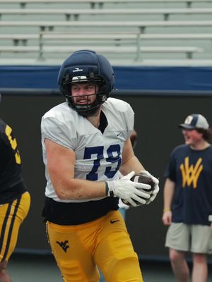 Big man got hands 🙌  #wvufootball #CollegeFootball #fallcamp #offensiveline 