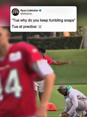 Tua is out here hitting dance moves before AND after the snap like he’s playing Madden. 😭 It’s hilarious timing considering his Falcons debut this weekend started with a fumbled snap before Atlanta’s offense struggled to get anything going. Tua finished just 3-of-5 for 22 yards as the Falcons lost 27-7. Now he’s back at practice dancing around, delivering the football, and immediately going right back into it. 💀 The bigger story is Atlanta still hasn’t named its Week 1 starter, with Tua battling Michael Penix Jr. for the job as Penix works his way back from a torn ACL. Who SHOULD be the Falcons starting quarterback: Tua or Penix? #NFL #Falcons #TuaTagovailoa #MichaelPenixJr #Football