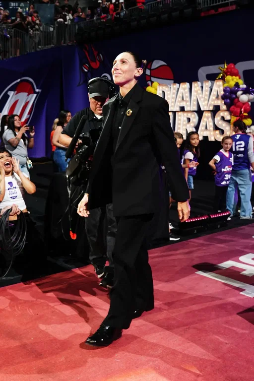 Diana Taurasi dressed in all black for her jersey retirement 🐐