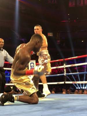 When Teofimo put Commey on skates 😨 #boxing #teofimolopez #ringside 